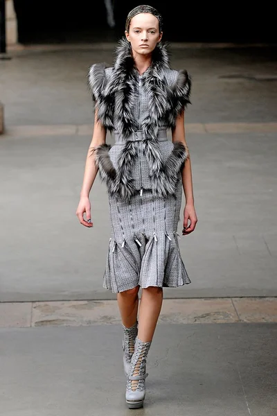 Look 4